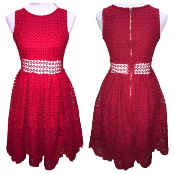 SOLD-Romeo + Juliet Couture Peekaboo Crochet Dress - Picture 5 of 8